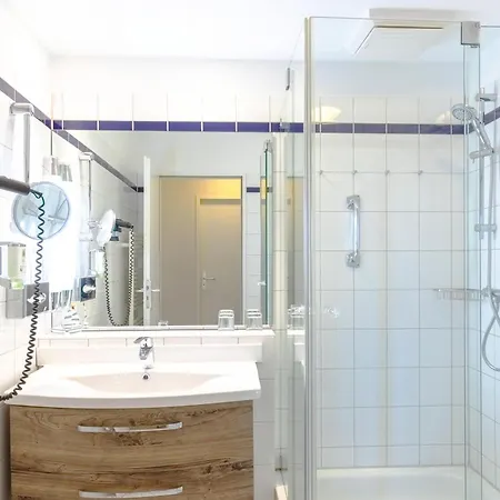 Strandlaeufer An Der Seebruecke Lejlighed Zingst