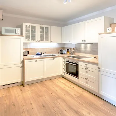 Apartment Strandlaeufer An Der Seebruecke Zingst