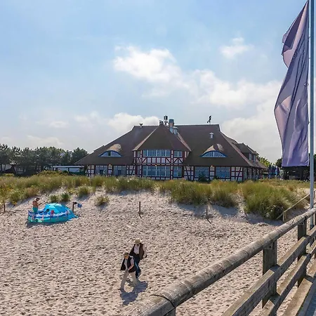 Strandlaeufer An Der Seebruecke